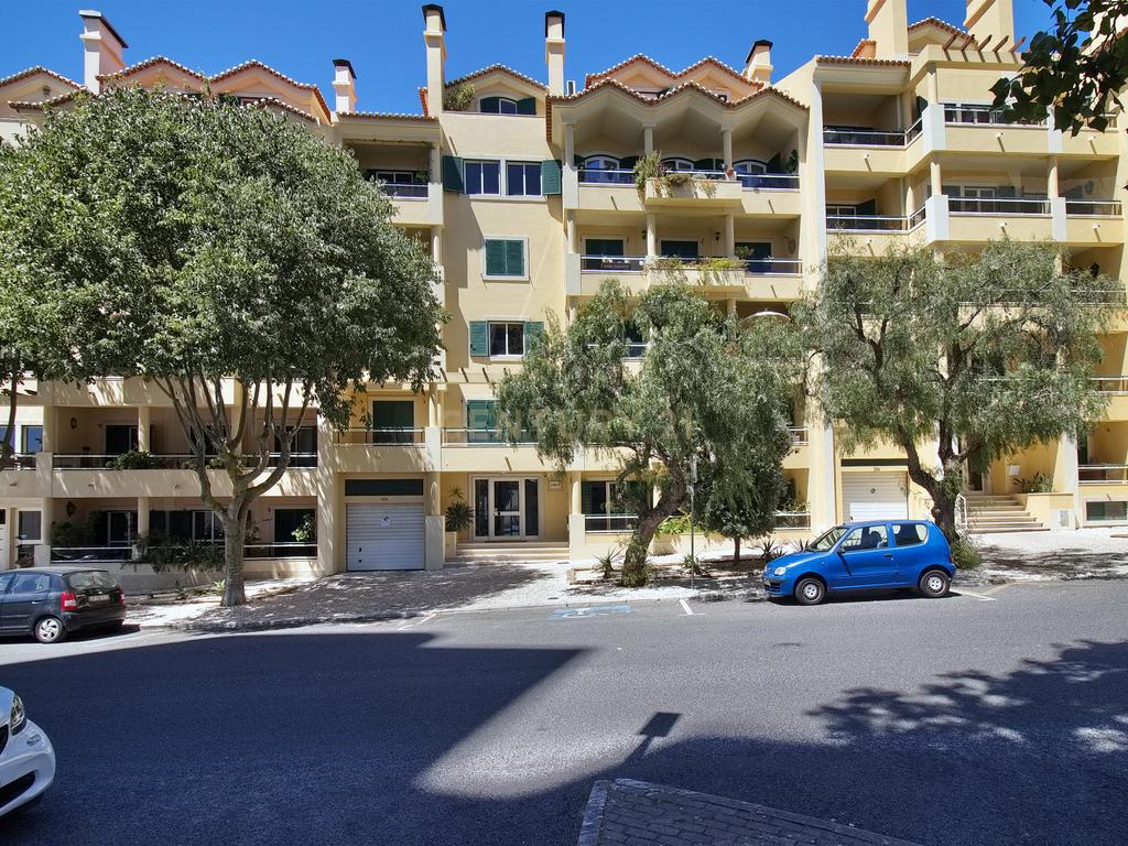 T2 Parede (Buzano) com terraço para arrendar mobilado. - Image 1