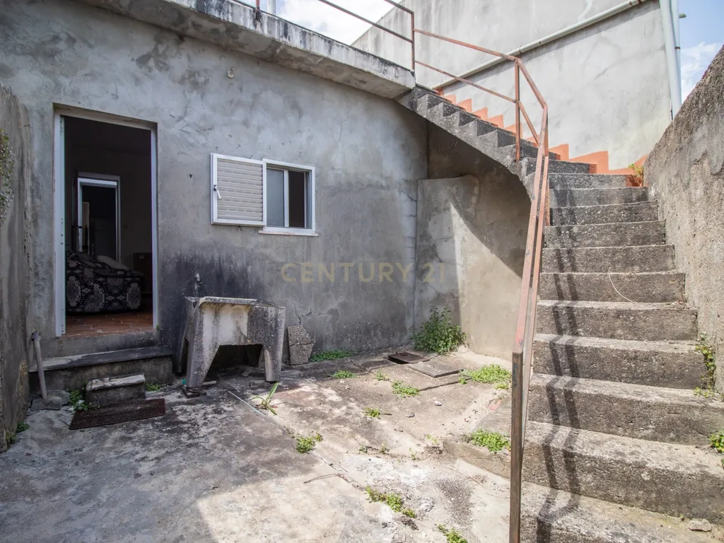 Oportunidade única em Abrunheira! Moradia T3+2 com terraço e vistas panorâmicas - Image 27