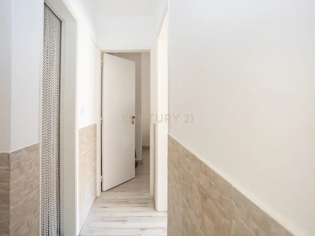 T3 em Belas com renovações em Sistema de Propostas Multiplas - Image 8