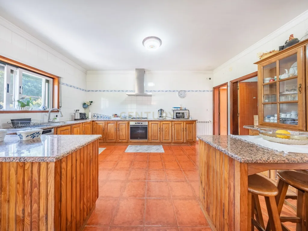 Casa T4 com Vista Panorâmica em Arcos de Valdevez - Image 12