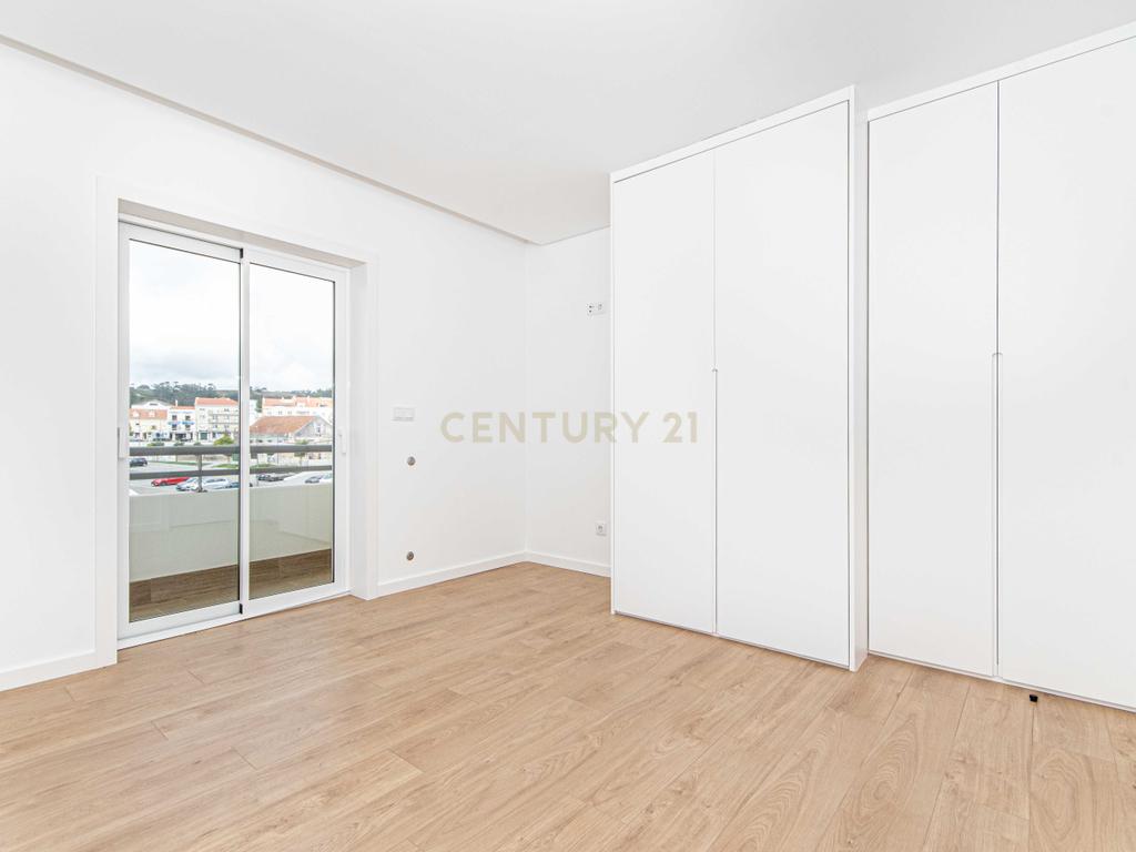Apartamento Novo T2, com varandas, garagem e arrecadação em Mafra - Image 12