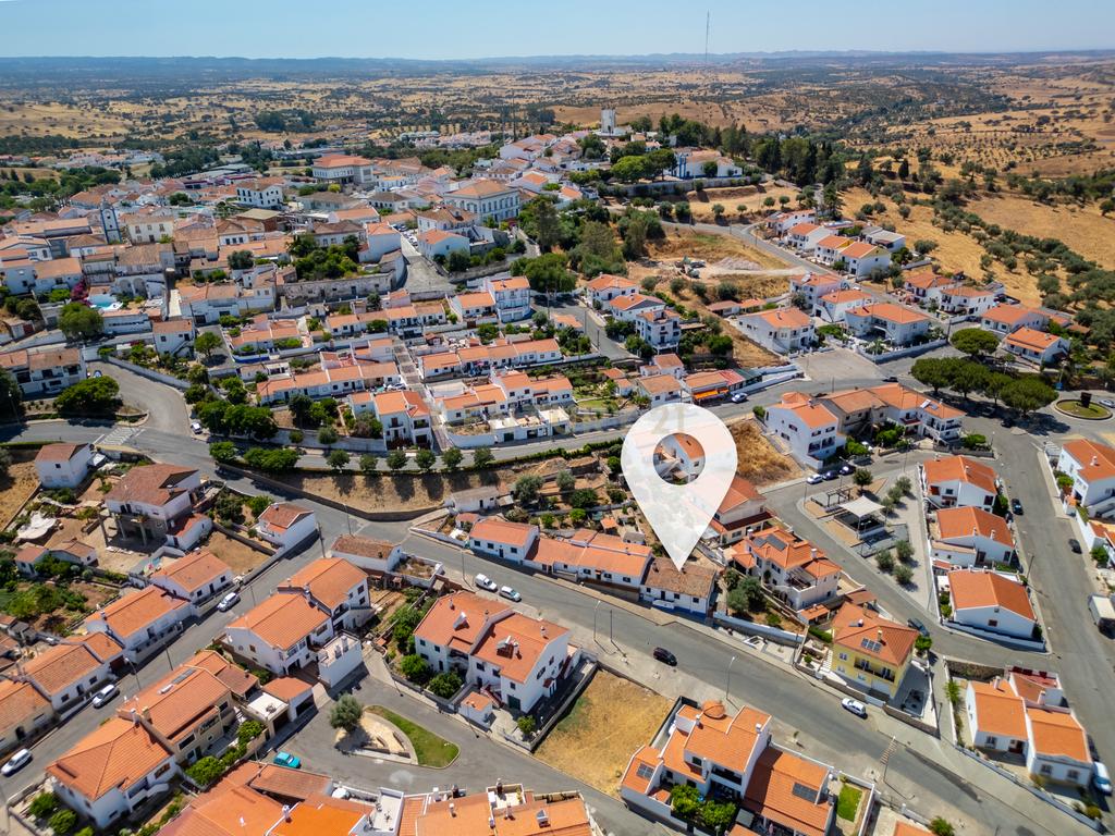 Moradia T3 com lote de terreno de 435 m2 para recuperar em Ourique, Baixo Alentejo  - Image 15