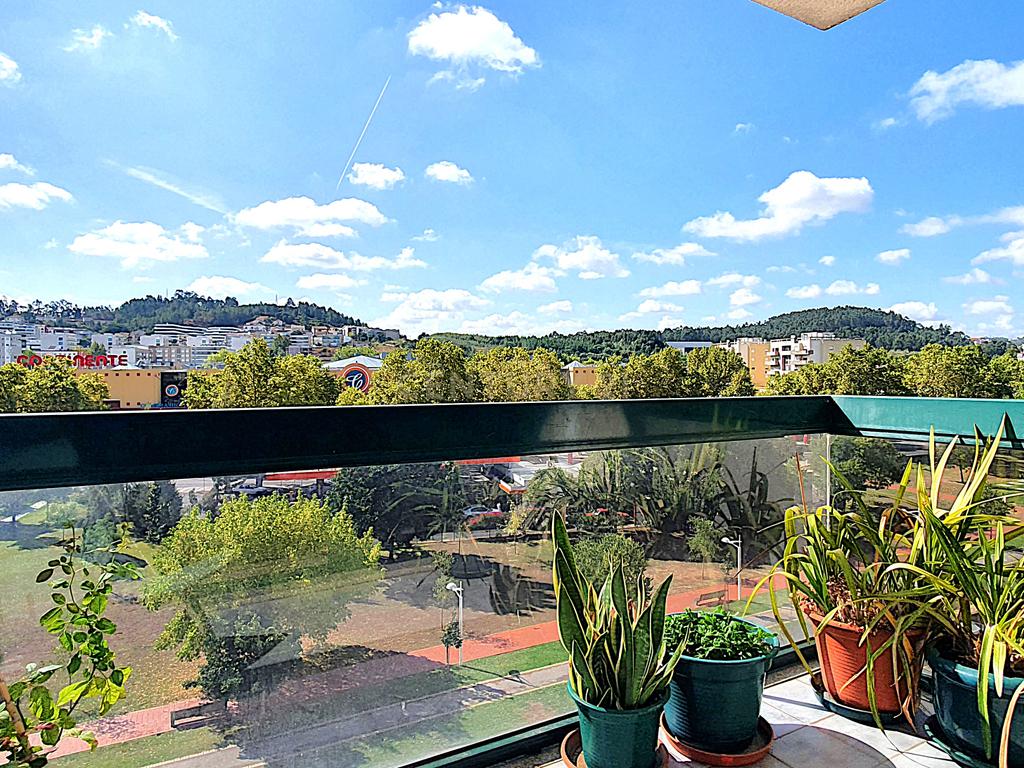 Apartamento T2 Centro da Cidade I  Garagem I Elevador - Image 7