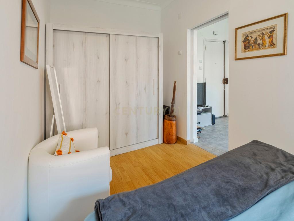 Apartamento T-0 convertido em T- 1 - Image 11
