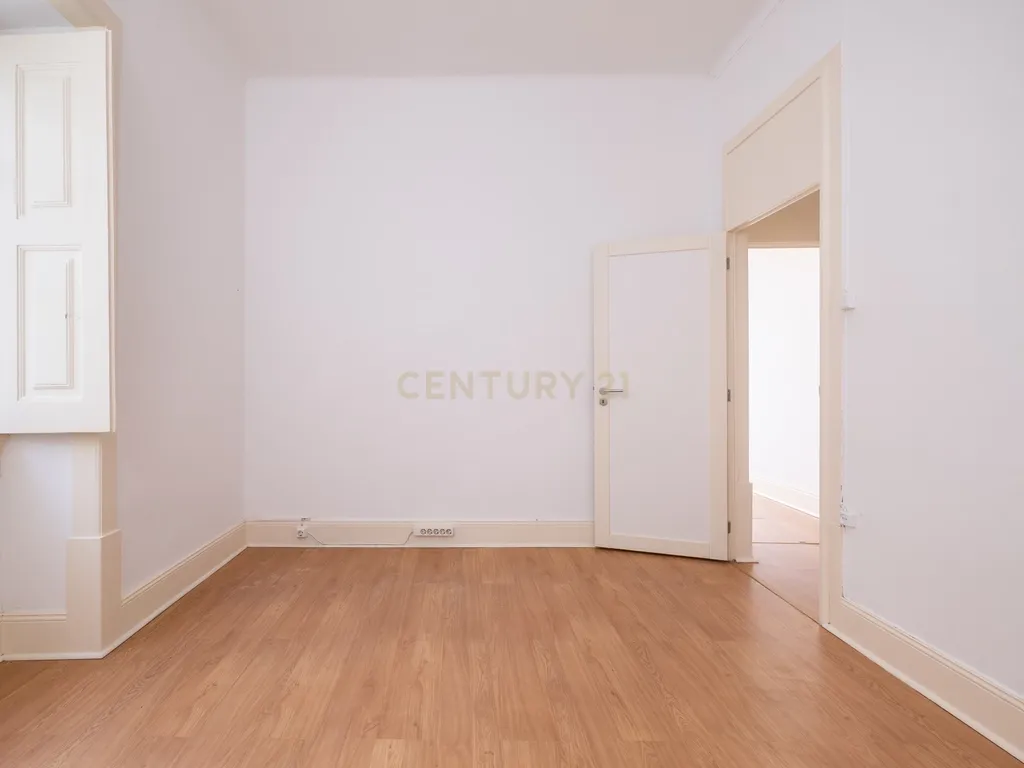 Apartamento T3+1 com varanda | Rua Guerra Junqueiro, Coimbra - Image 18
