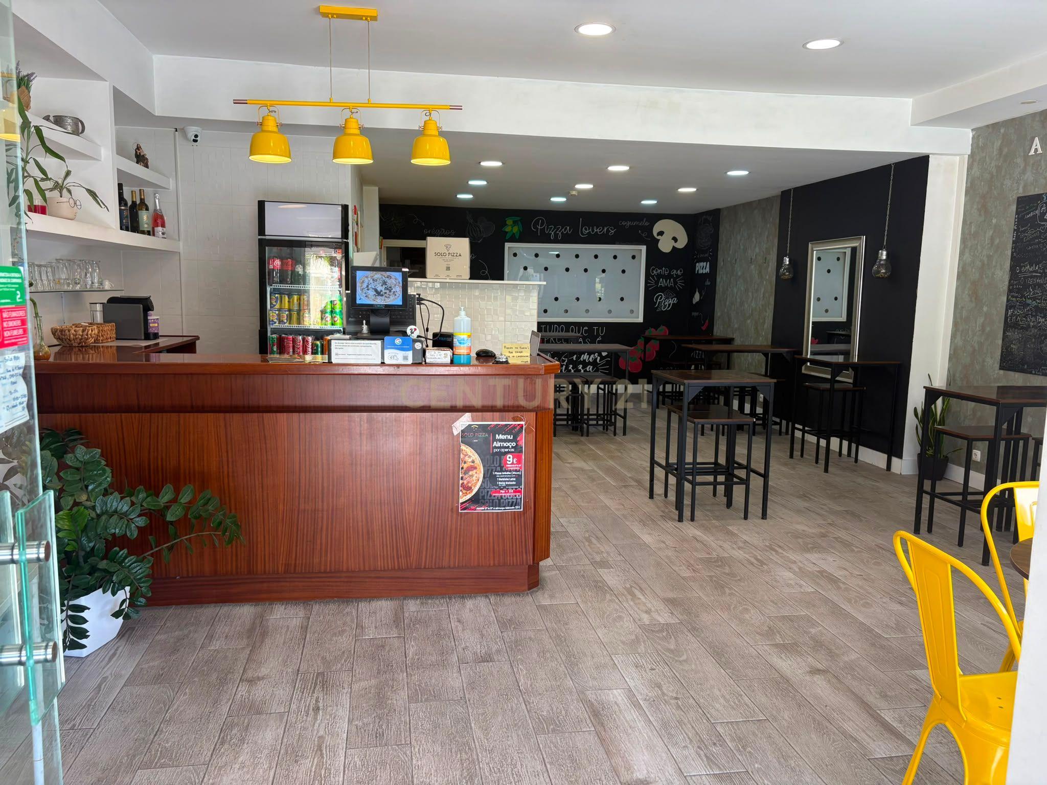 Fotografia 4 de TRESPASSE DA PIZZARIA " SOLO PIZZA " EM MASSAMÁ – EXCELENTE LOCALIZAÇÃO!