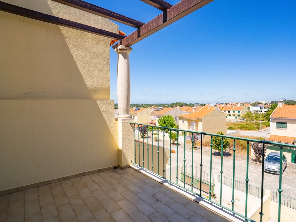 Moradia T4 na Urbanização Quinta do Pinheiro Manso – Caldas da Rainha - Image 28