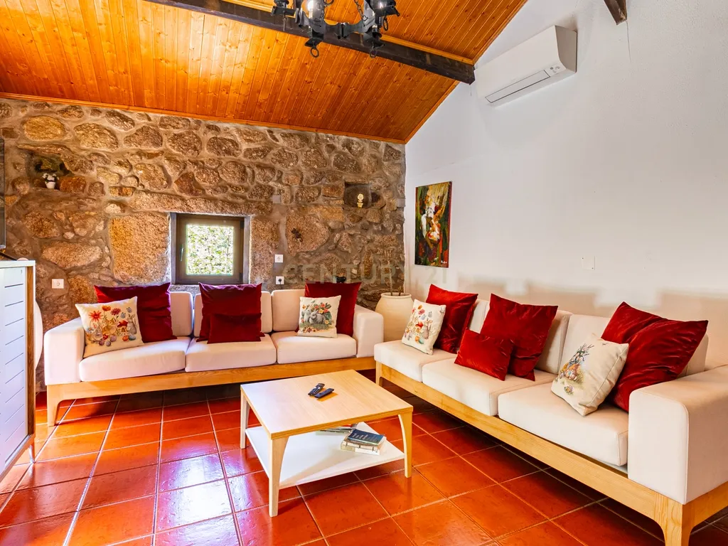 Um Refúgio no Gerês com 2 casas junto ao Rio - Image 20