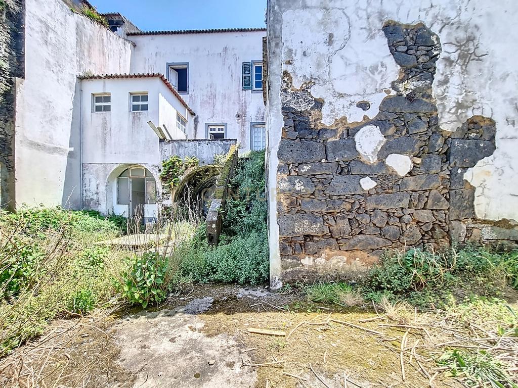 Duas Casas Antigas na Cidade da Ribeira Grande, Ilha de São Miguel - Oportunidade Única! - Image 10