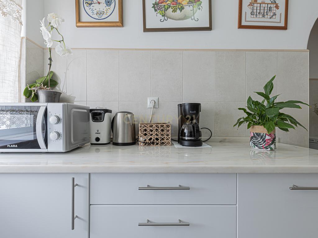 Apartamento T2 parcialmente renovado — Porto Salvo - Image 16