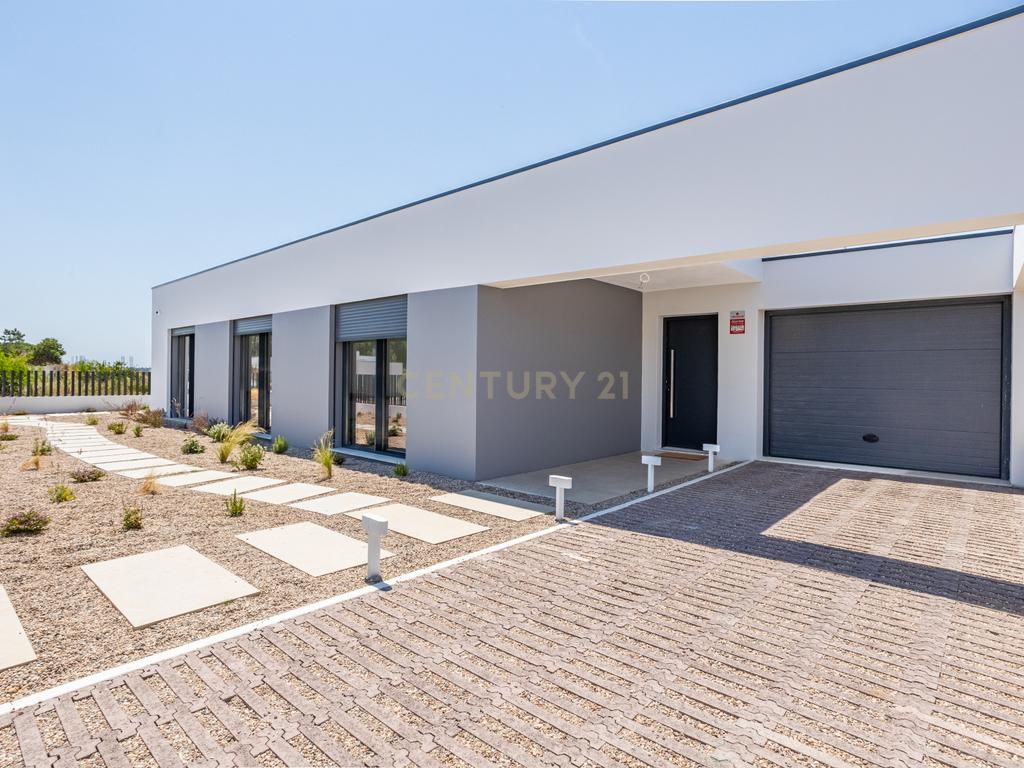 Luxuosa Moradia T4 com Piscina na Lagoa Albufeira, para Arrendamento - Image 2