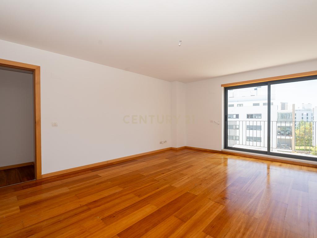 Excelente Apartamento T2 em Braço de Prata - Image 5