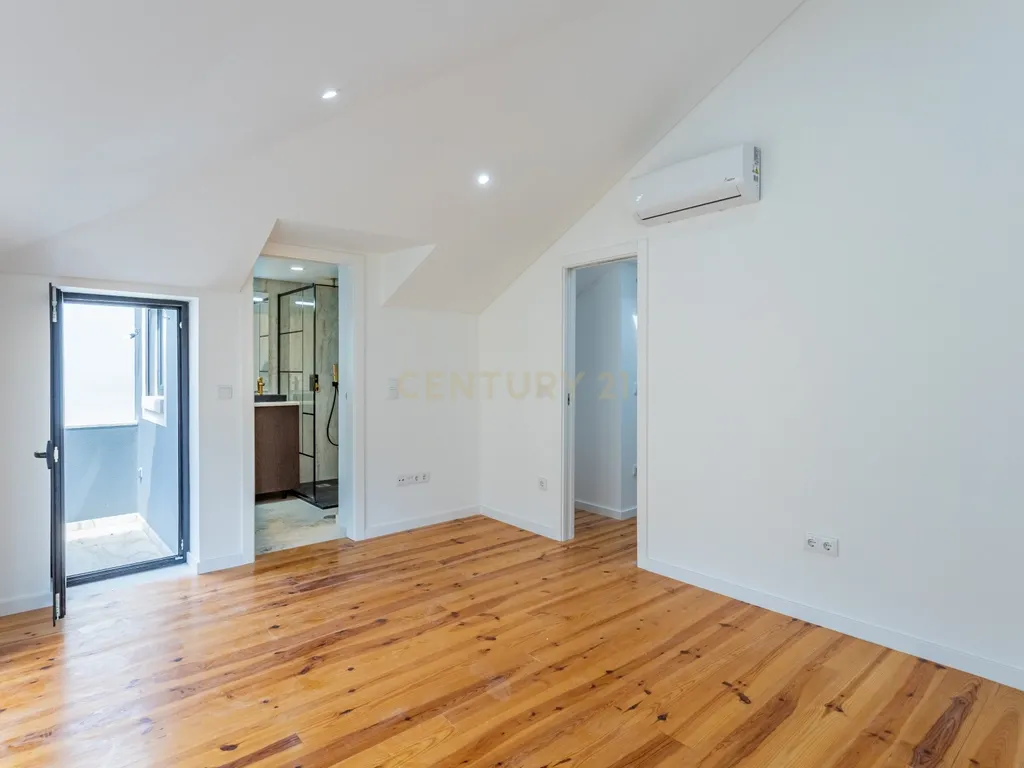 Moradia totalmente renovada no coração de Lisboa, com 4 suites - Image 33
