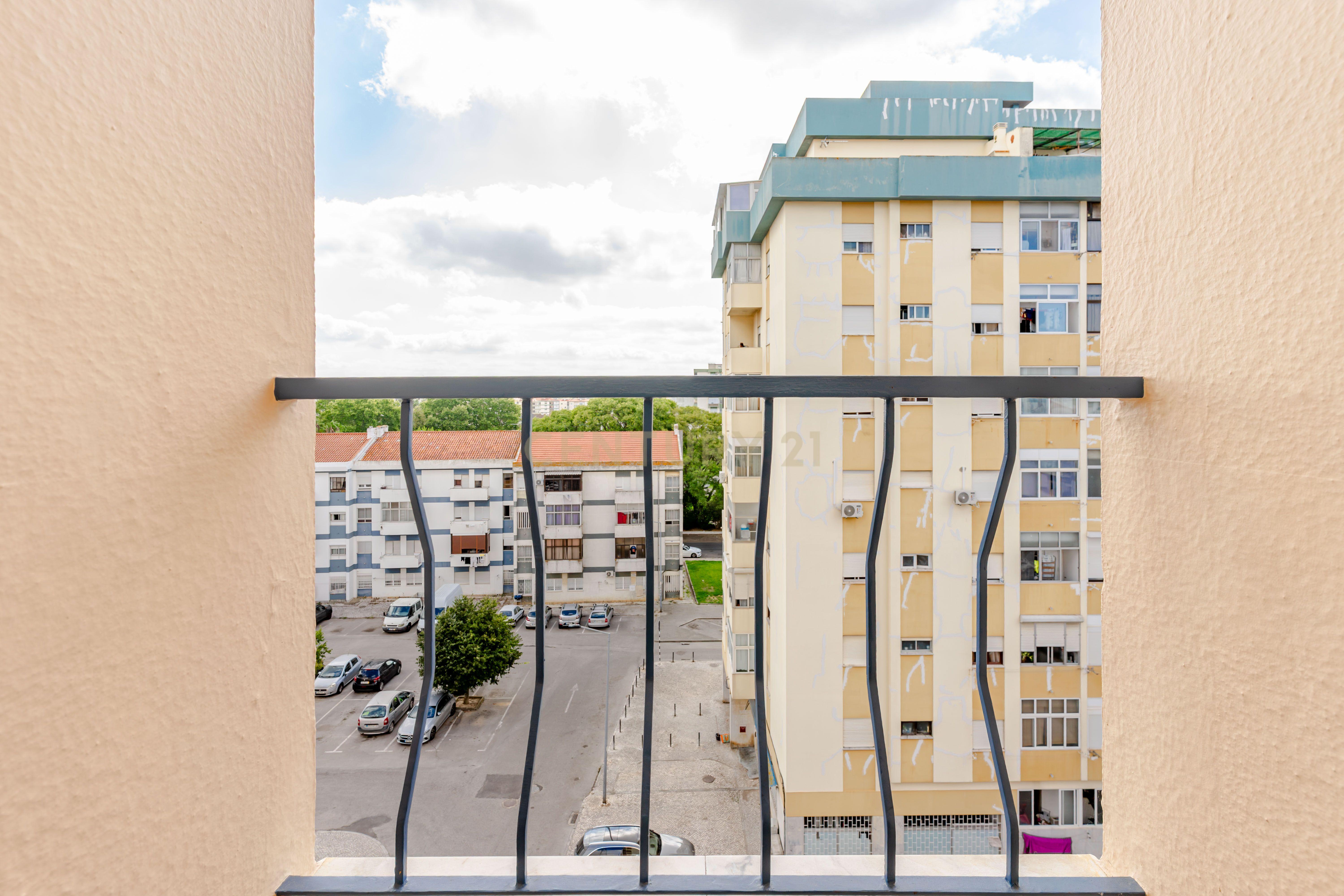 Fotografia 11 de Apartamento T3 Renovado nas Paivas, Amora, Seixal