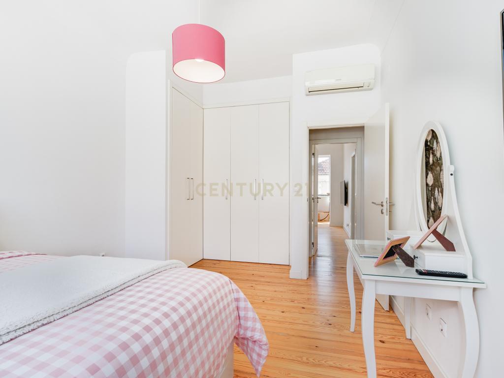 T5 no coração do alto de Santo Amaro, Lisboa - Image 23