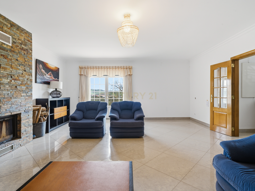 Moradia T5 na Gondruzeira-Ponte de Rol, Torres Vedras - Image 16