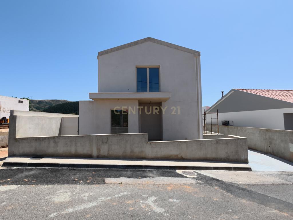 MORADIA T3 NOVA COM PISCINA E VISTA SERRA EM LOTE 795 M2 | Vilar, Cadaval - Image 30