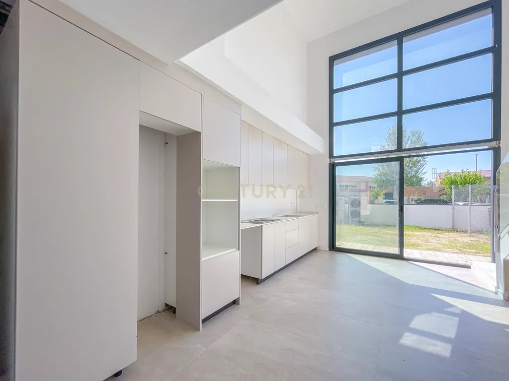 🏡 Uma nova vida em Hostalric: design, conforto e sustentabilidade - Image 1