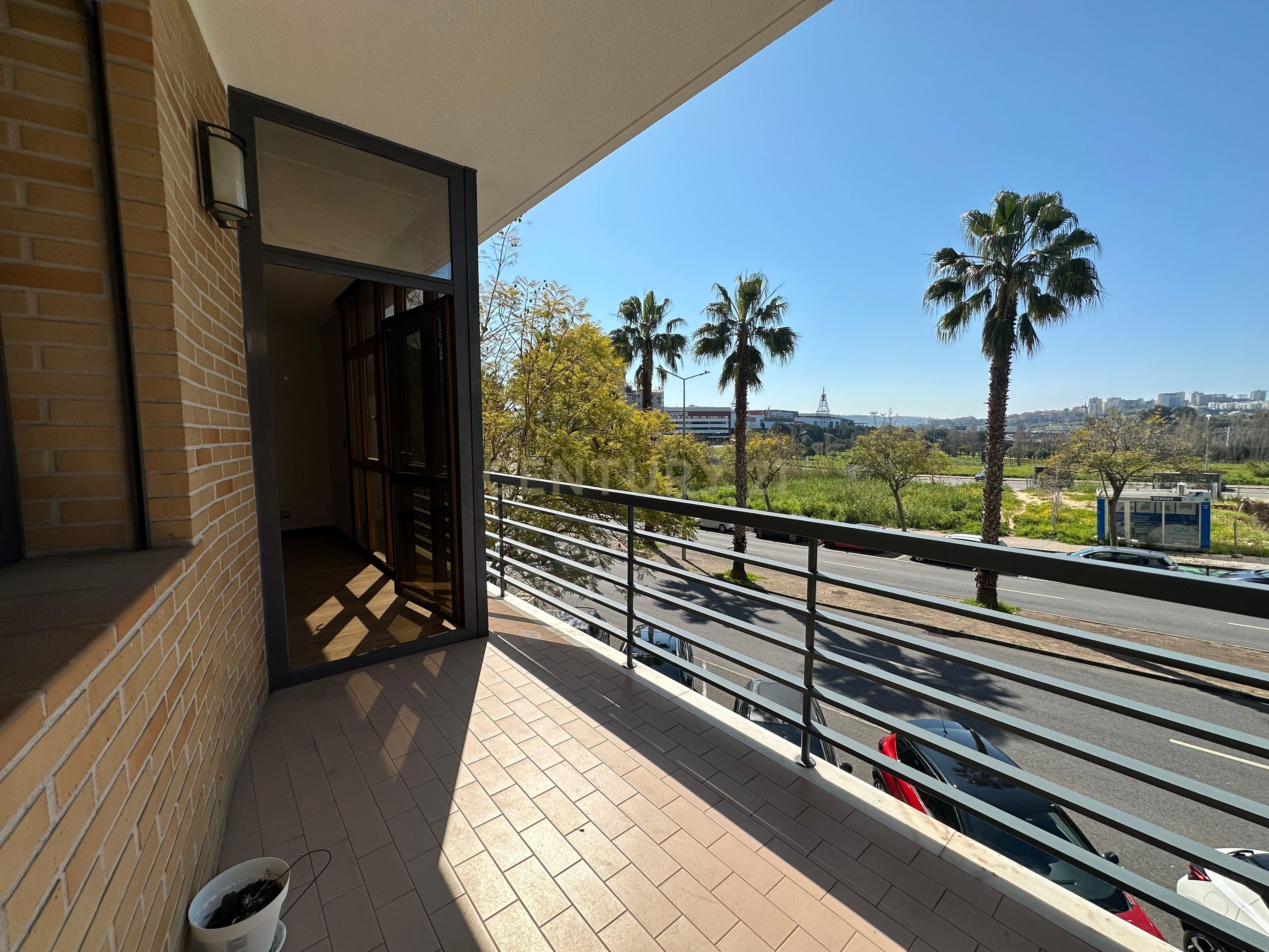 Apartamento T3 com Suite, Terraço e Box – Localização excelente - Infantado Loures - Image 23