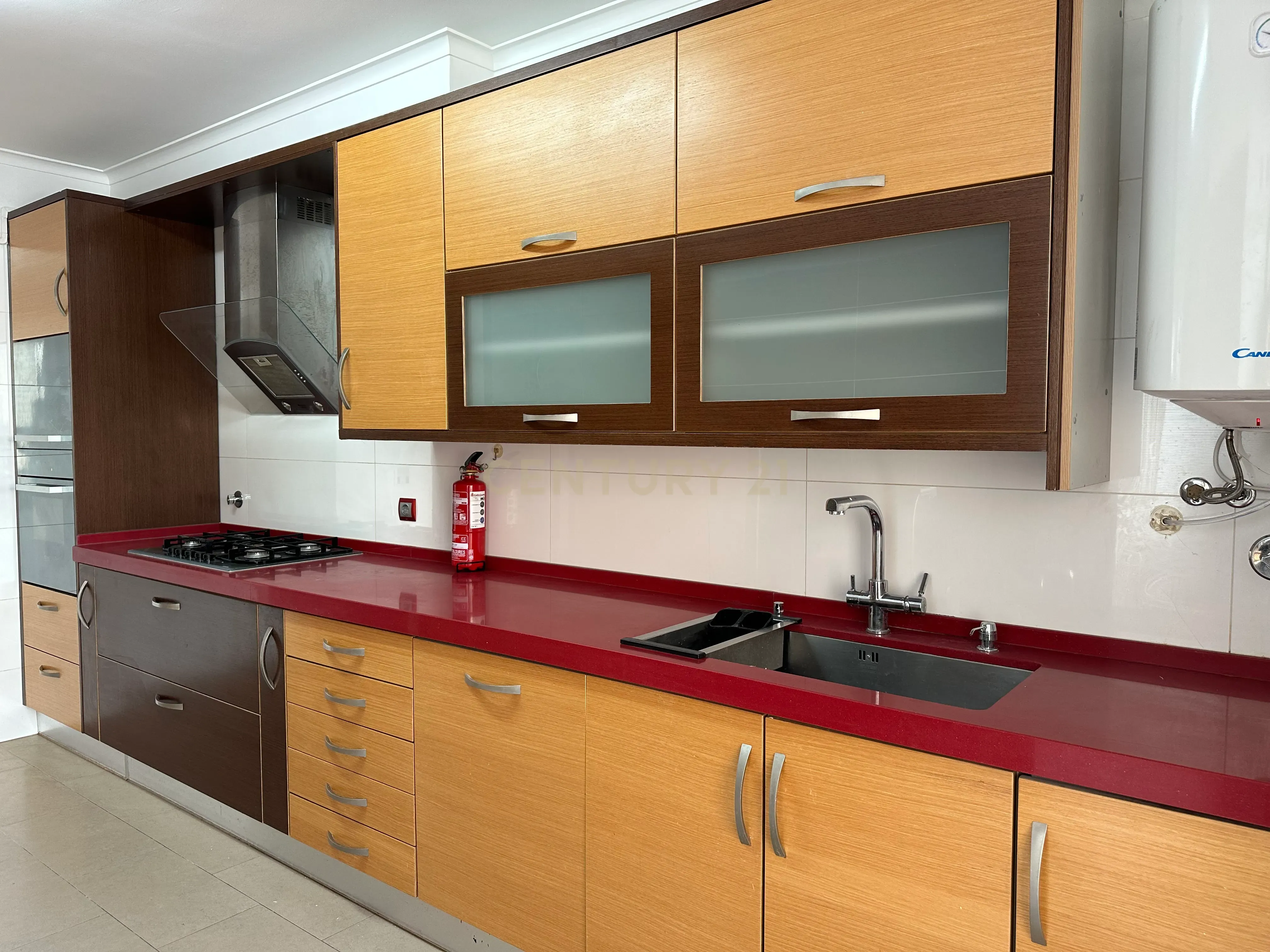 Apartamento T3 com Suite, Terraço e Box – Localização excelente - Infantado Loures - Image 6