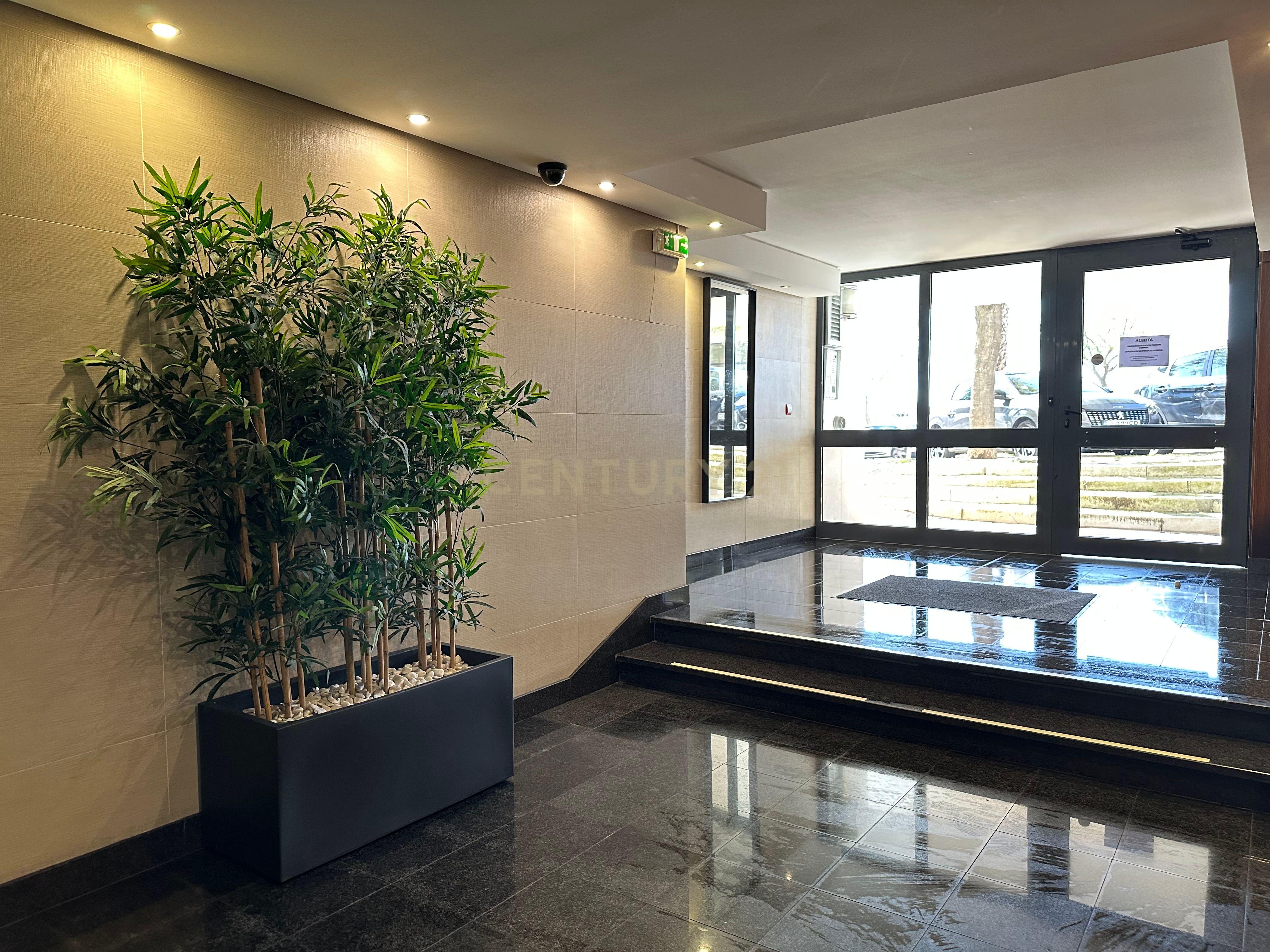 Apartamento T3 com Suite, Terraço e Box – Localização excelente - Infantado Loures - Image 19