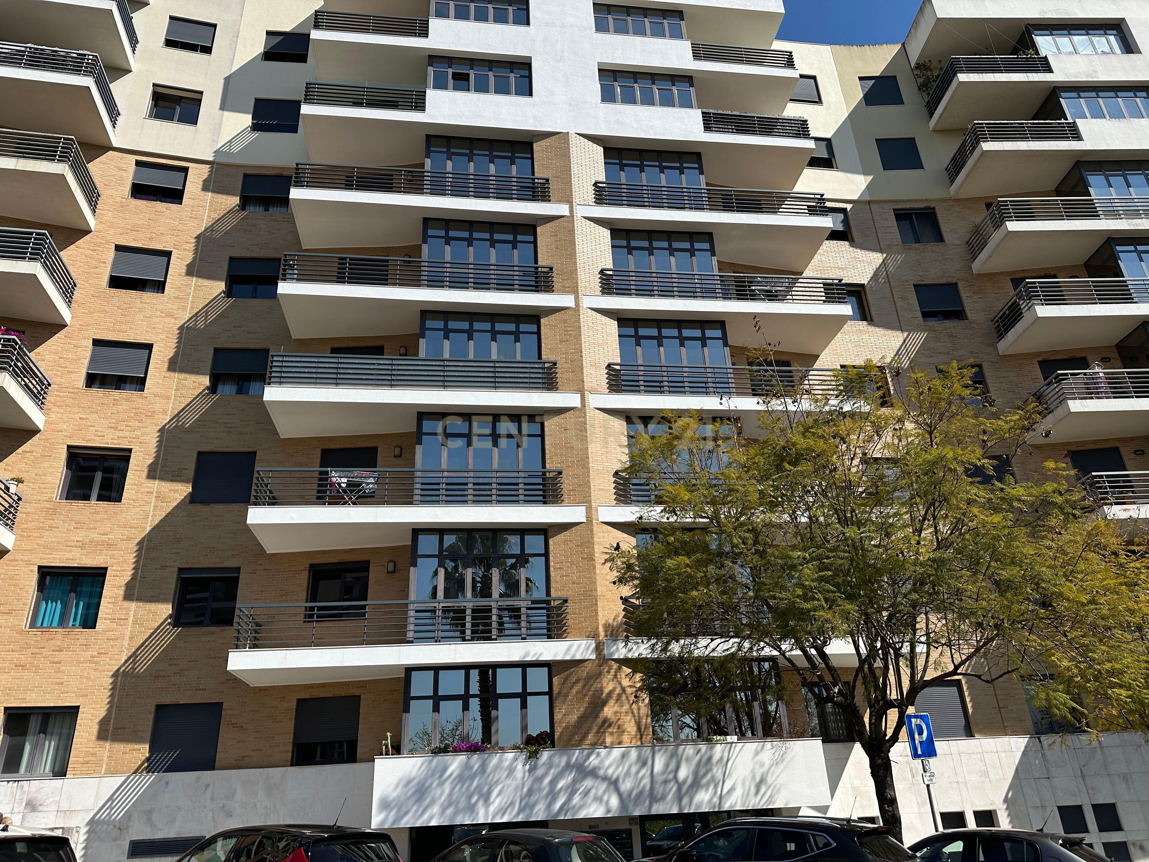 Apartamento T3 com Suite, Terraço e Box – Localização excelente - Infantado Loures - Image 21