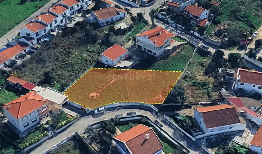 Fotografia 3 de Terreno Urbano com 940 m2 , com capacidade para construção de 2 Moradias