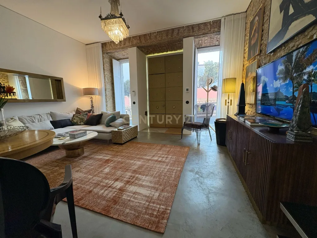 Apartamento T1 cheio Charme na Infante Santo – Conforto e Modernidade - Image 3
