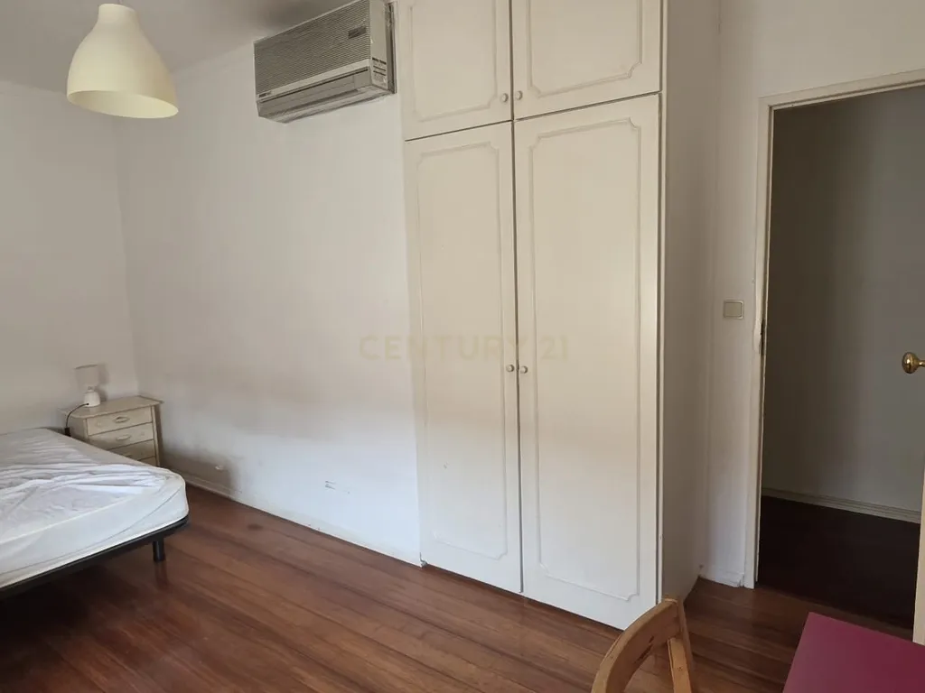 Moradia T5 com Espaço Exterior e Garagem em Runa - Image 18