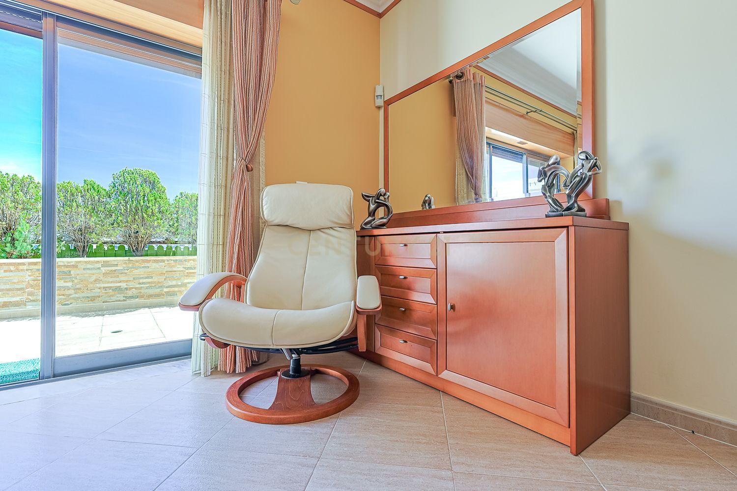 Fotografia 6 de Apartamento T1 com Vista Mar em Sesimbra, Setúbal