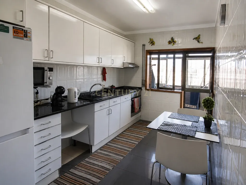 Apartamento T2+1 com Garagem, Varandas em Canidelo Vila Nova de Gaia - Image 19