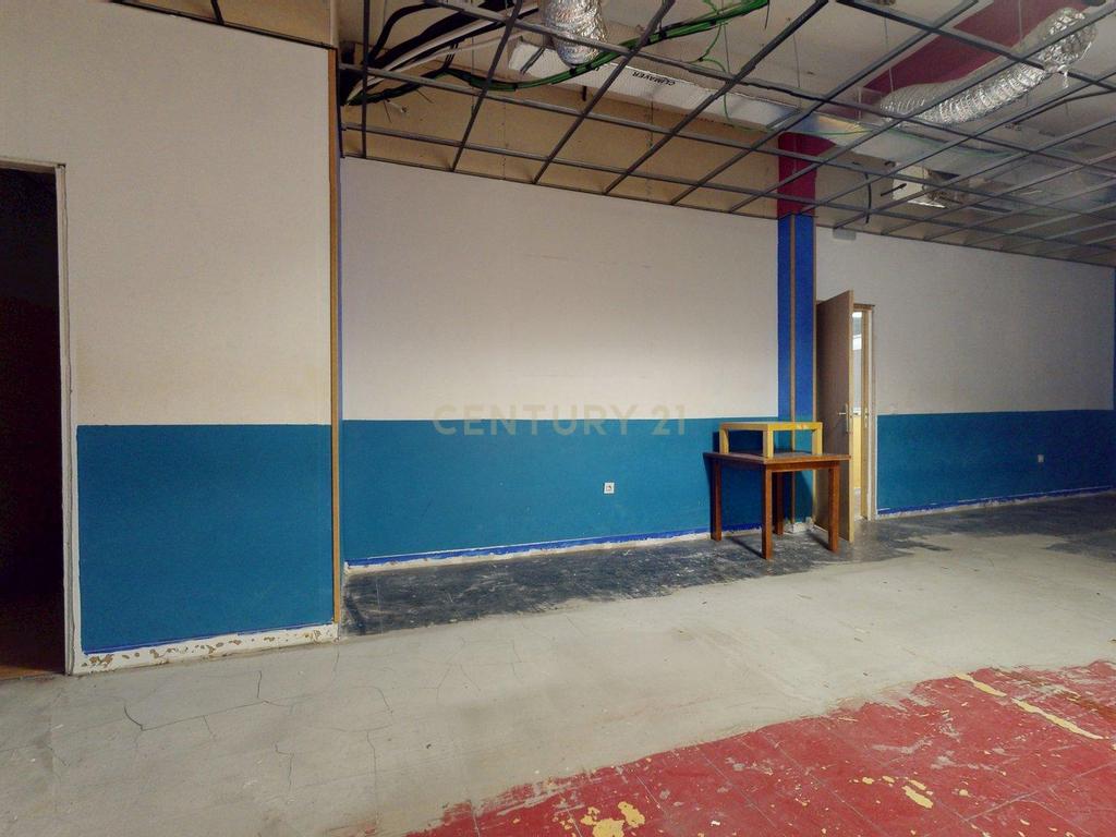 Espaçoso imóvel comercial para renovar no centro de Madrid, a apenas 10 minutos da estação de Atocha. - Image 13