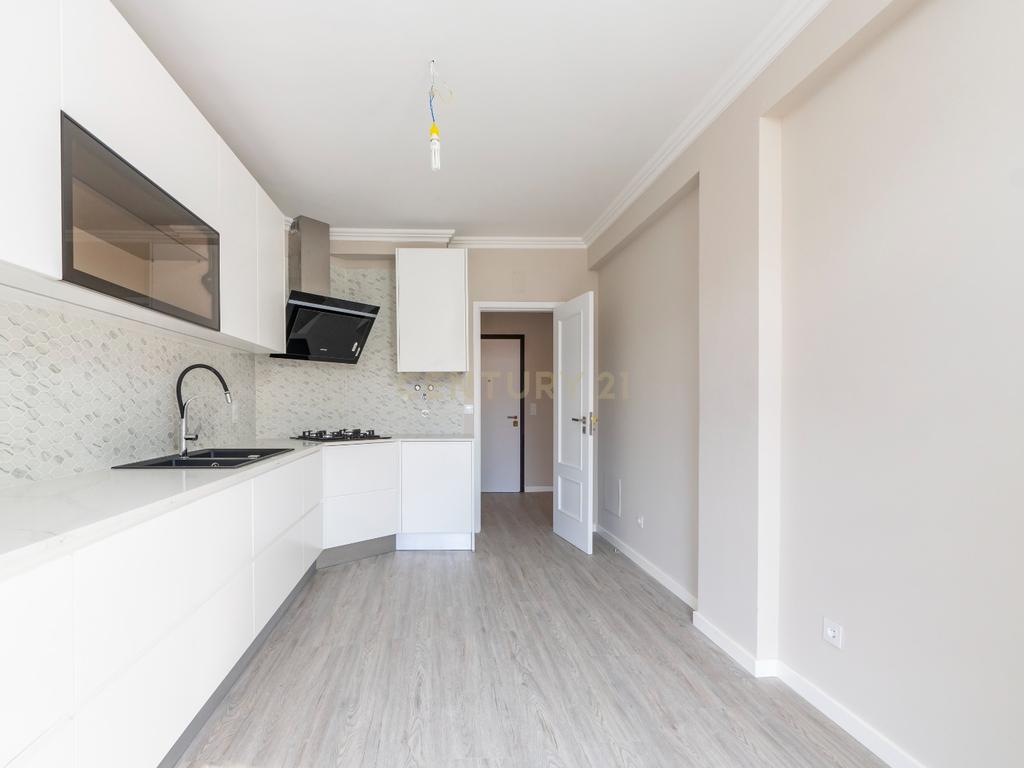 Apartamento Remodelado com Vista Mar na Ericeira, lugar de parqueamento - Image 7