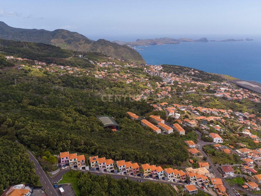 Terreno de 4734m² com Vista Mar em Santa Cruz – Madeira - Image 4