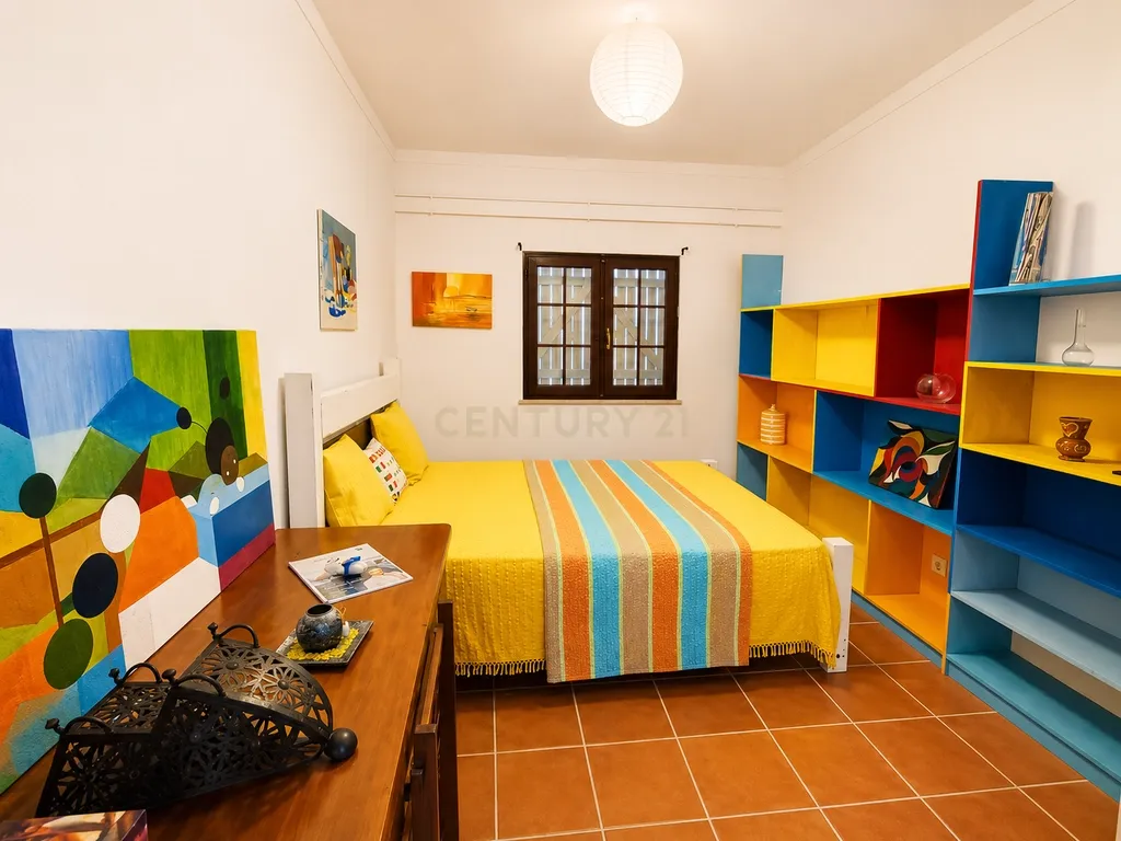 Oportunidade Única! Elegante Moradia + Apartamento T2 + Espaço + Funcionalidade = Qualidade de Vida. - Image 57