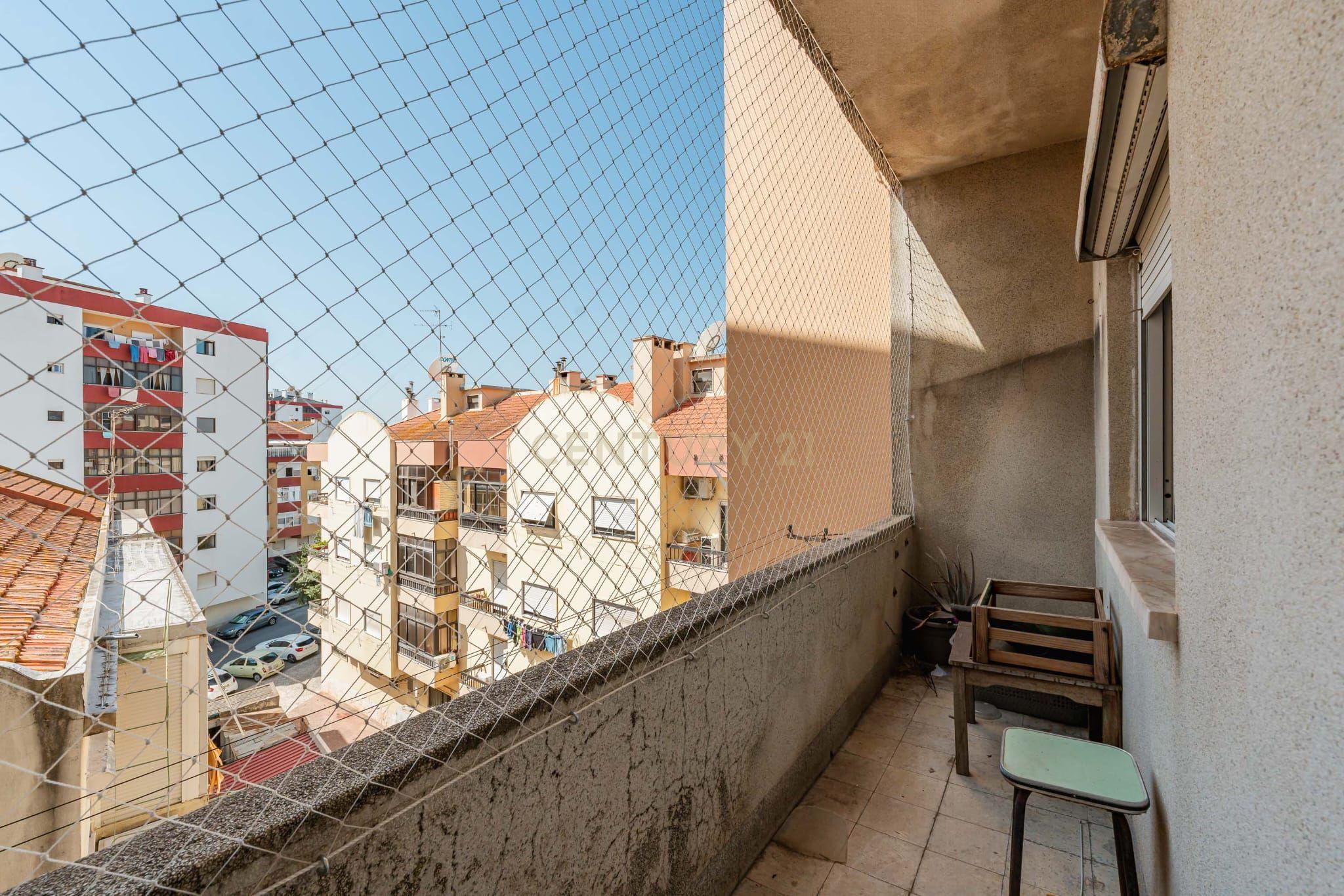 Fotografia 11 de T2 na Amora – Excelente Localização no Centro da Amora