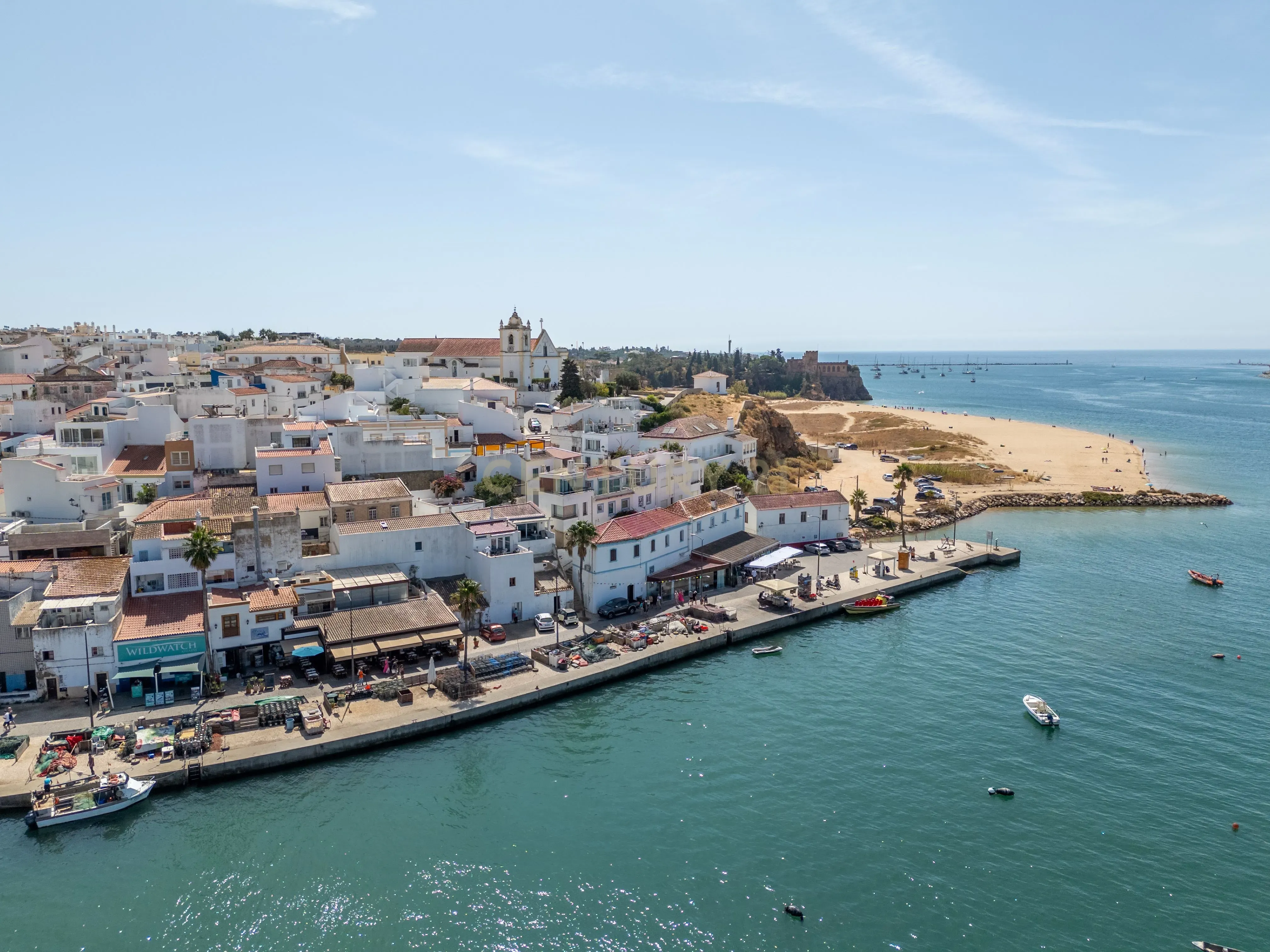 Fotografia 8 de Ferragudo: Onde uma Ruína se Transforma em 3 Apartamentos de Valor