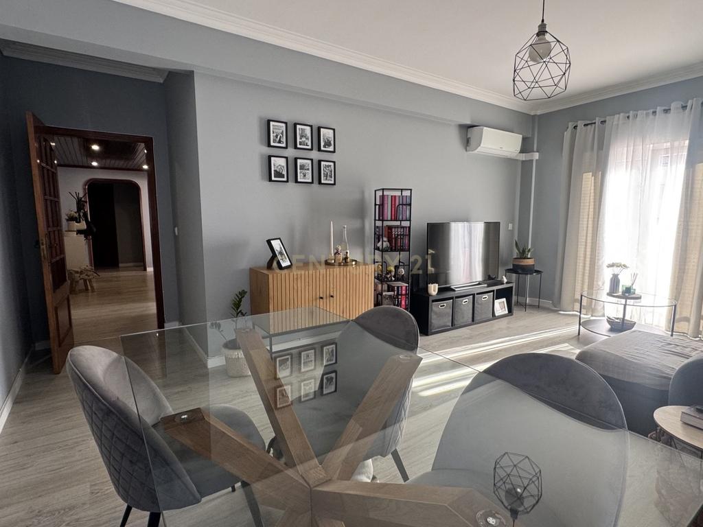Apartamento Renovado T2 em Pinhal Novo, Palmela - Image 1