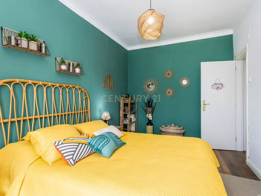 Apartamento T3 remodelado no Barreiro - Image 11