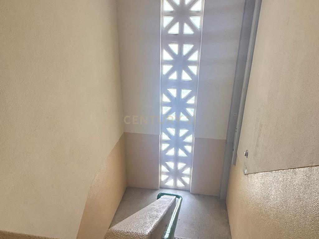 T2 | Alvalade | Parcialmente Remodelado | Arrendamento - Image 28