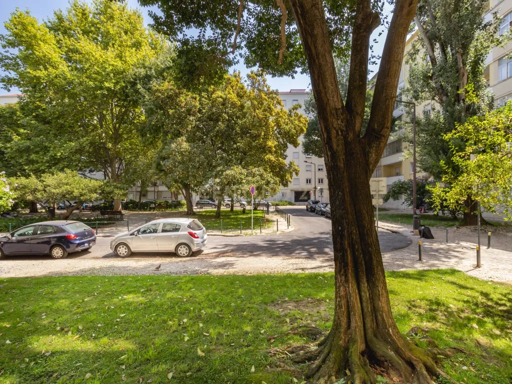 Apartamento T3 | 125 m² | Praça Pasteur – Lisboa - Image 25
