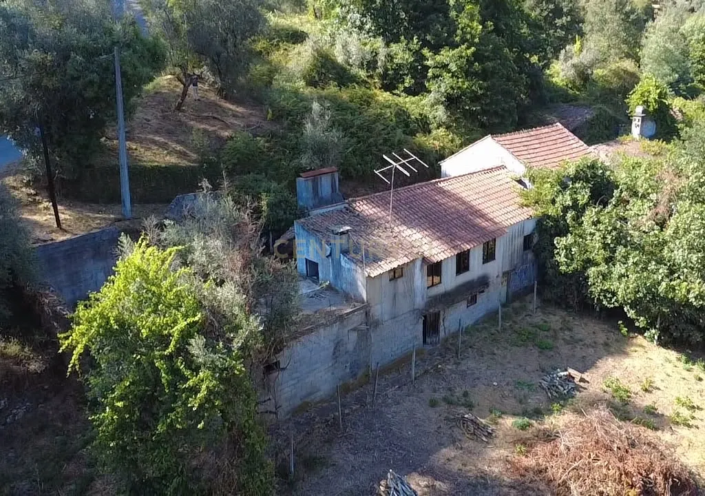 Moradia com terreno até à ribeira, Maçãs De Dona Maria - Image 5