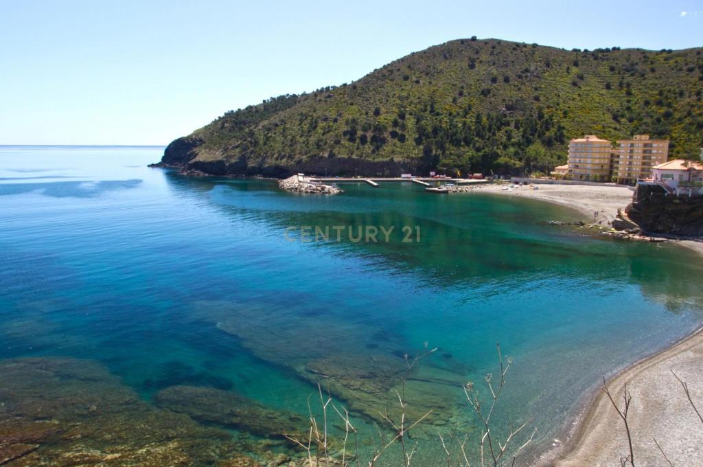 Apartamento renovado com terraço a poucos passos da praia em Colera – Costa Brava - Image 5