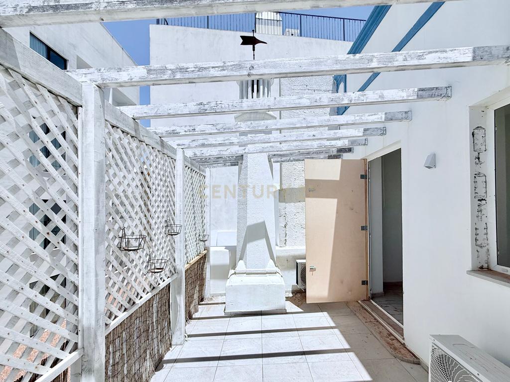 Apartamento T3 Duplex no coração da Baixa de Olhão - Image 31