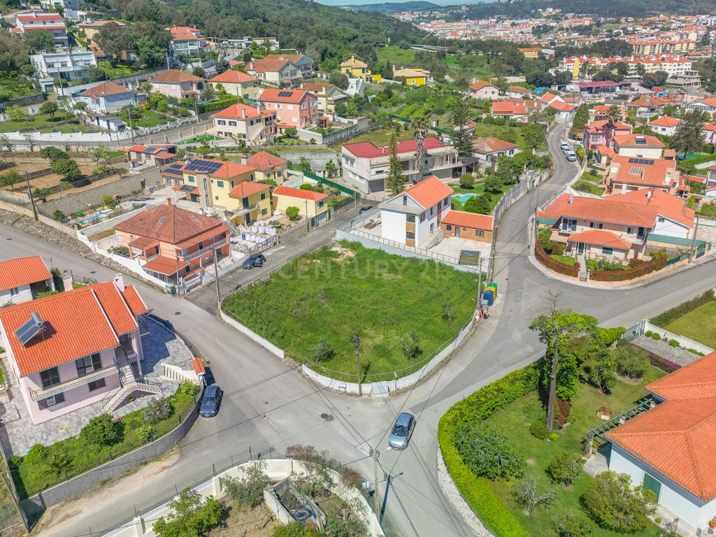 Terreno Urbano na Venda do Pinheiro, Lisboa - Image 1