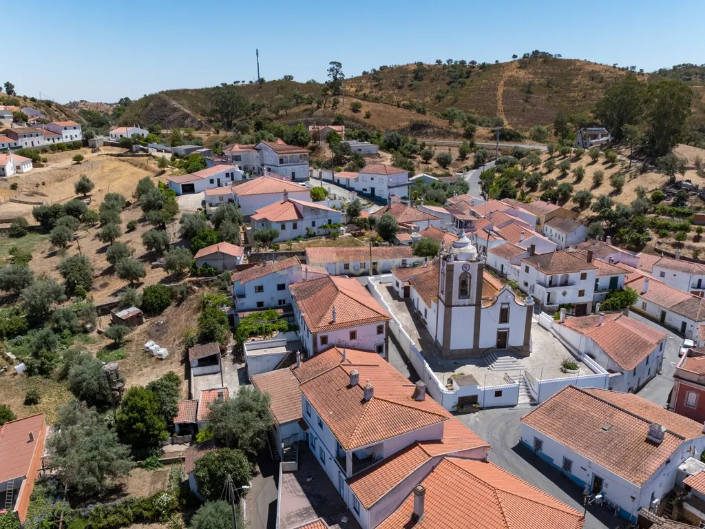 Moradia com 3 Quartos, Quintal e Garagem em Santana da Serra - Image 20