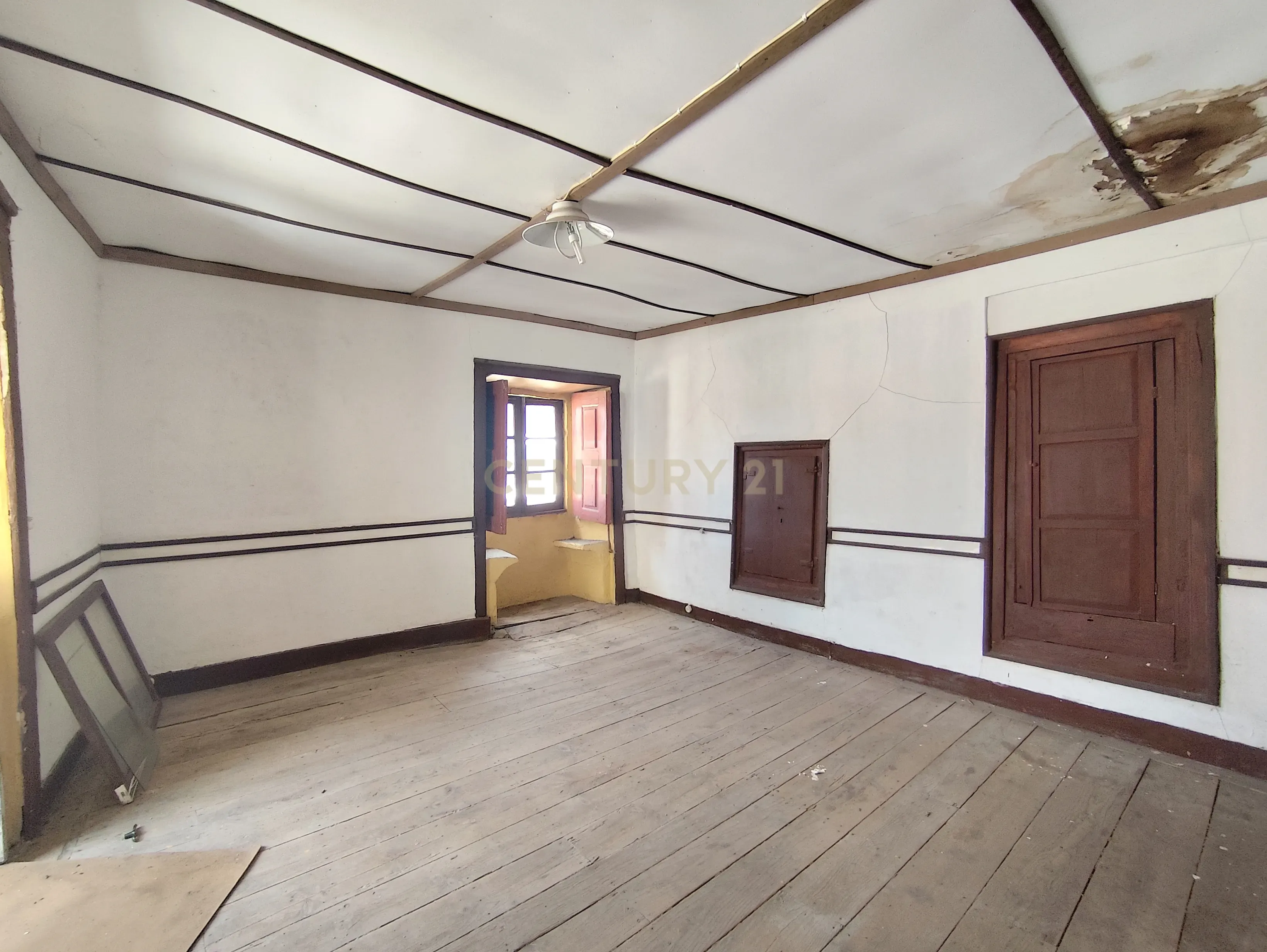 Fotografia 6 de Edifício para Recuperação no Centro de Murça com Vista para a Icónica Porca de Murça