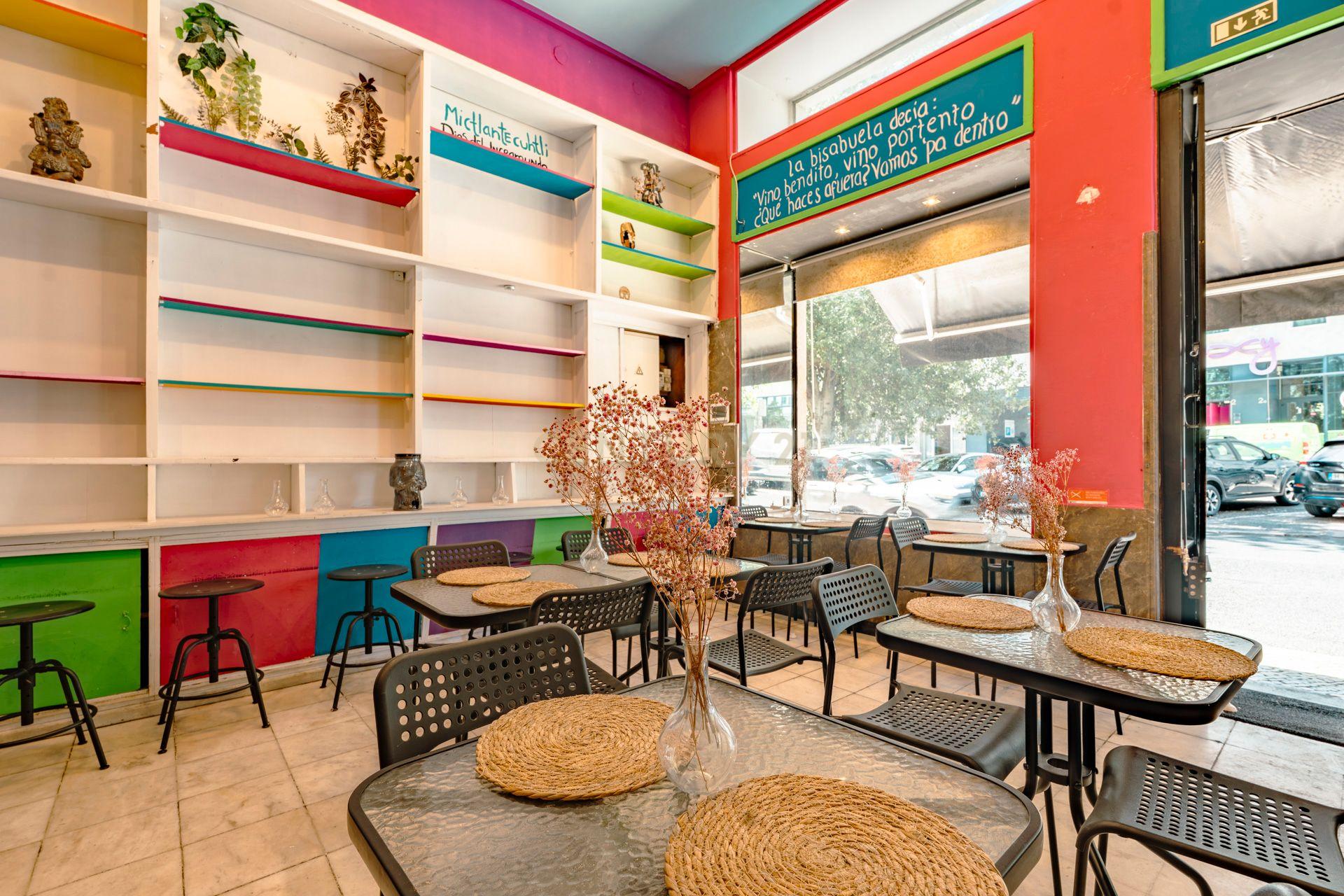 Fotografia 2 de OPORTUNIDADE! ESPAÇO DE RESTAURAÇÃO MUITO BEM DECORADO E TOTALMENTE EQUIPADO EM LOCALIZAÇÃO CENTRAL DE LISBOA, GRANDE POTENCIAL PARA O SEU NEGÓCIO!