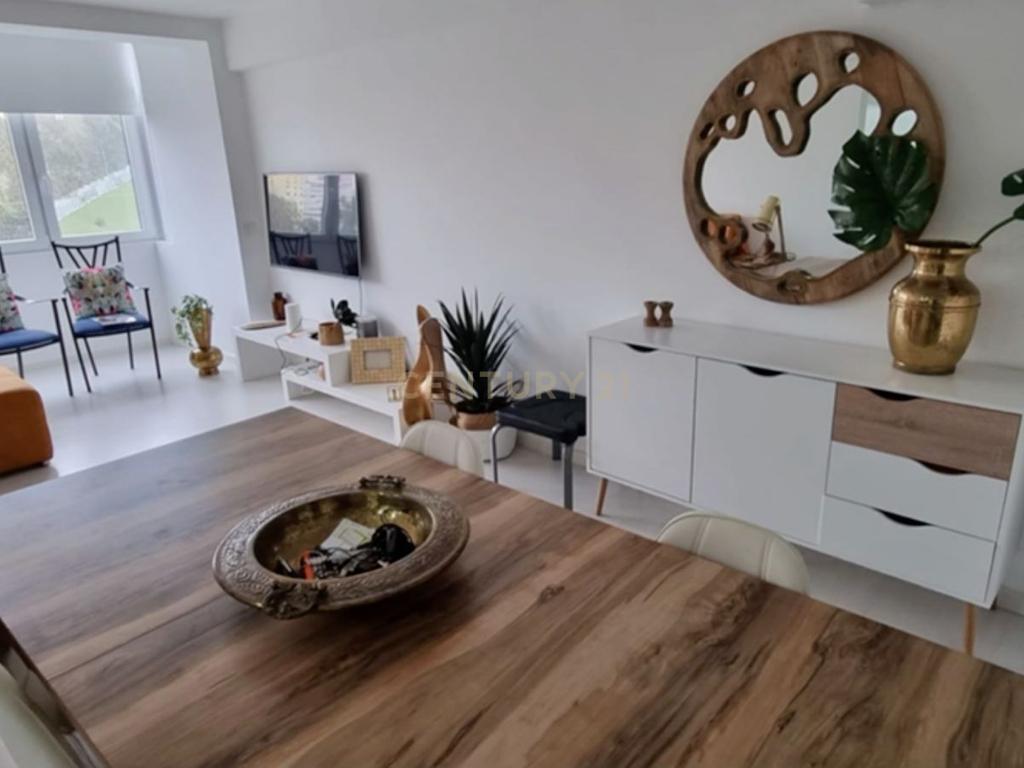 Apartamento T3 Odivelas | Remodelado | Junto ao Metro - Image 5