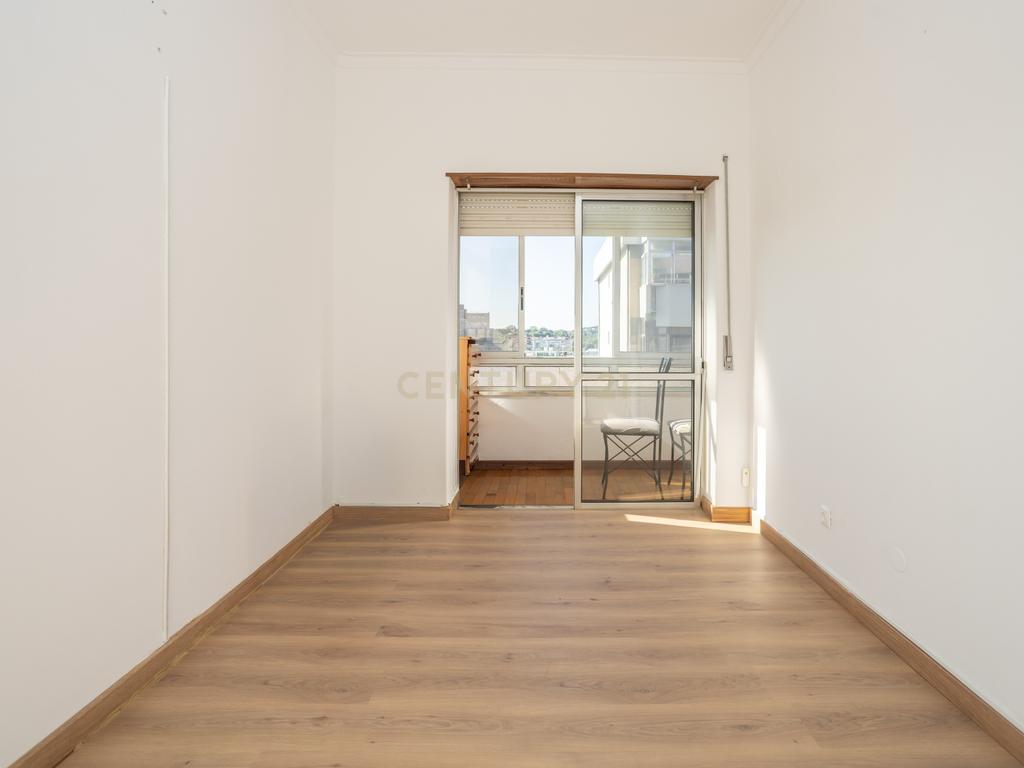 Apartamento T3 em Almada com Excelente Localização - Image 36